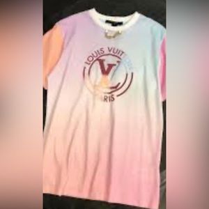Luis Vuitton T-shirt size M worn and washed in good condition